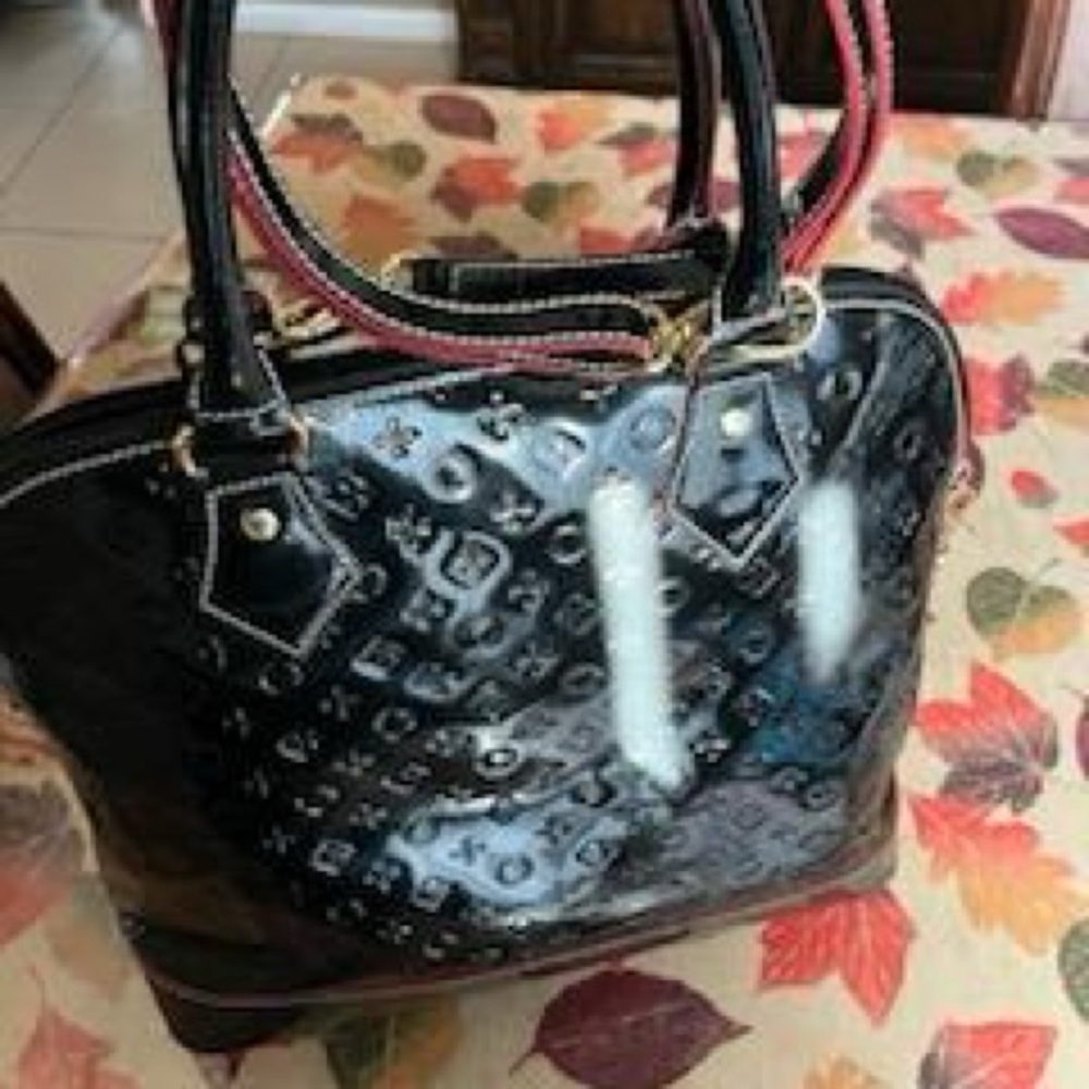 Authentic Invece Arcadia Black Patent Leather Dome Handbag Purse Like New Cond.